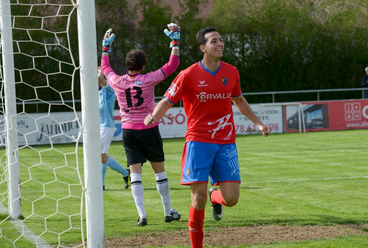 85D8C718 CA48 449B A463 945E3FF49367