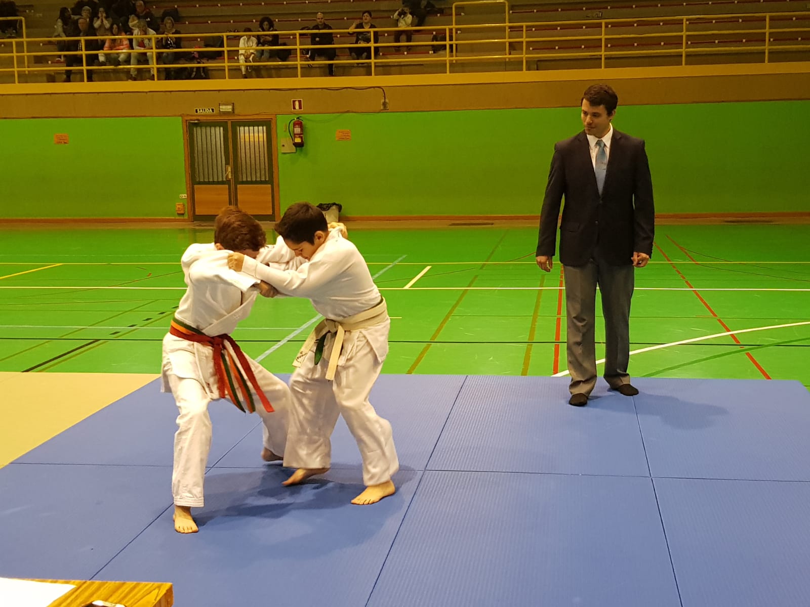 885E31F9 AE76 4943 AA58 81B380BF175B