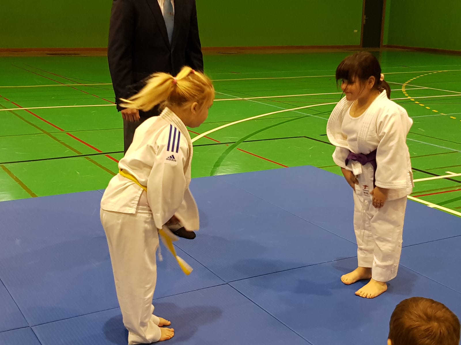 F724CBED 7DEA 465D 8CE3 B3262E70A323